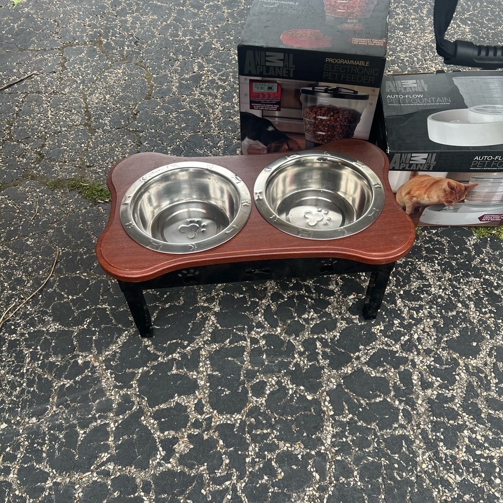Stainless Steel Pet Feeding Station with Wooden Stand